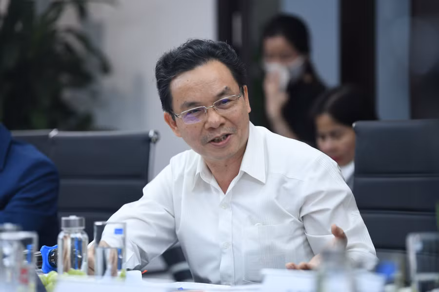 GS. TS. Hoàng Văn Cường, Đại biểu Quốc hội, Phó Chủ tịch Hội Khoa học Kinh tế Việt Nam.