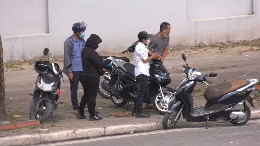 Sân Mỹ Đình có sức chứa 40.000 khán giả, nhưng có 20.000 vé phát hành theo hình thức giấy mời.