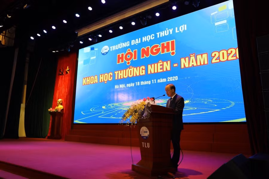 GS.TS Trịnh Minh Thụ phát biểu khai mạc