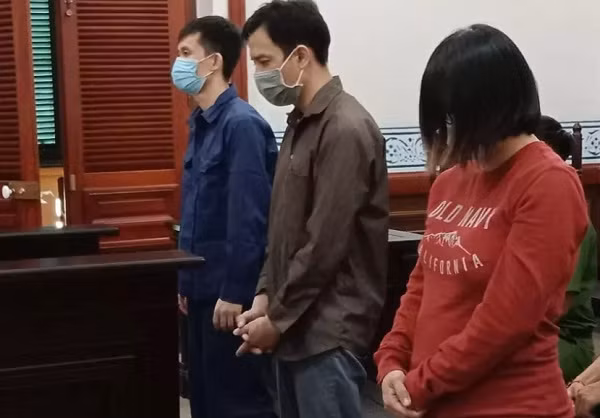 Các bị cáo tại phiên tòa xét xử. Ảnh: Diệu Nhi.