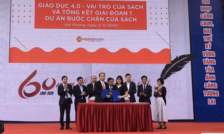 Đại diện các bên ký kết thỏa thuận hợp tác