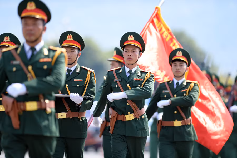 Đặc biệt, lễ chào cờ với sự tham gia của hơn 4.000 vận động viên cùng hàng nghìn người hâm mộ, người dân tỉnh Lai Châu và đã xác lập kỷ lục Việt Nam với Giải chạy có số lượng vận động viên tham gia chào cờ và hát Quốc ca trên Quảng trường đông nhất Việt Nam.