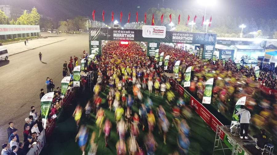 Ban tổ chức cho biết Tiền Phong marathon đã được trao chứng nhận Kỷ lục Việt Nam khi là giải chạy có số VĐV tham gia chào cờ và hát quốc ca đông nhất trên quảng trường tại Việt Nam. Đơn vị sở hữu kỷ lục là UBND tỉnh Lai Châu và báo Tiền Phong. Ban tổ chức cho biết Tiền Phong marathon đã được trao chứng nhận Kỷ lục Việt Nam khi là giải chạy có số VĐV tham gia chào cờ và hát quốc ca đông nhất trên quảng trường tại Việt Nam. Đơn vị sở hữu kỷ lục là UBND tỉnh Lai Châu và báo Tiền Phong.