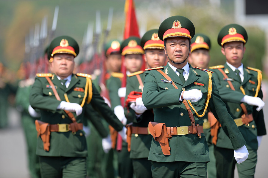 Đặc biệt, lễ chào cờ với sự tham gia của hơn 4.000 vận động viên cùng hàng nghìn người hâm mộ, người dân tỉnh Lai Châu và đã xác lập kỷ lục Việt Nam với Giải chạy có số lượng vận động viên tham gia chào cờ và hát Quốc ca trên Quảng trường đông nhất Việt Nam. Đặc biệt, lễ chào cờ với sự tham gia của hơn 4.000 vận động viên cùng hàng nghìn người hâm mộ, người dân tỉnh Lai Châu và đã xác lập kỷ lục Việt Nam với Giải chạy có số lượng vận động viên tham gia chào cờ và hát Quốc ca trên Quảng trường đông nhất Việt Nam.