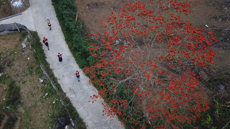 Chạy qua những cung đường vô cùng ấn tượng khiến các vận động viên rất ấn tượng với cảnh đẹp tại miền đất biên giới Lai Châu.