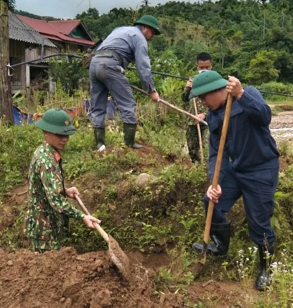 Lực lượng chức năng đã phát hiện, cất bốc một hài cốt liệt sĩ.