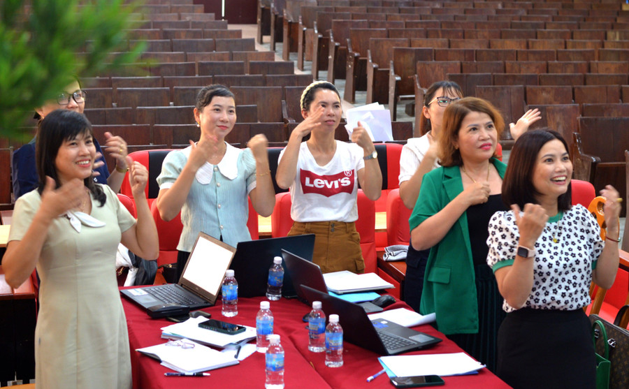 Khóa Tập huấn, bồi dưỡng giáo viên và cán bộ quản lý cốt cán mầm non có nhiều hoạt động bổ ích và thiết thực.