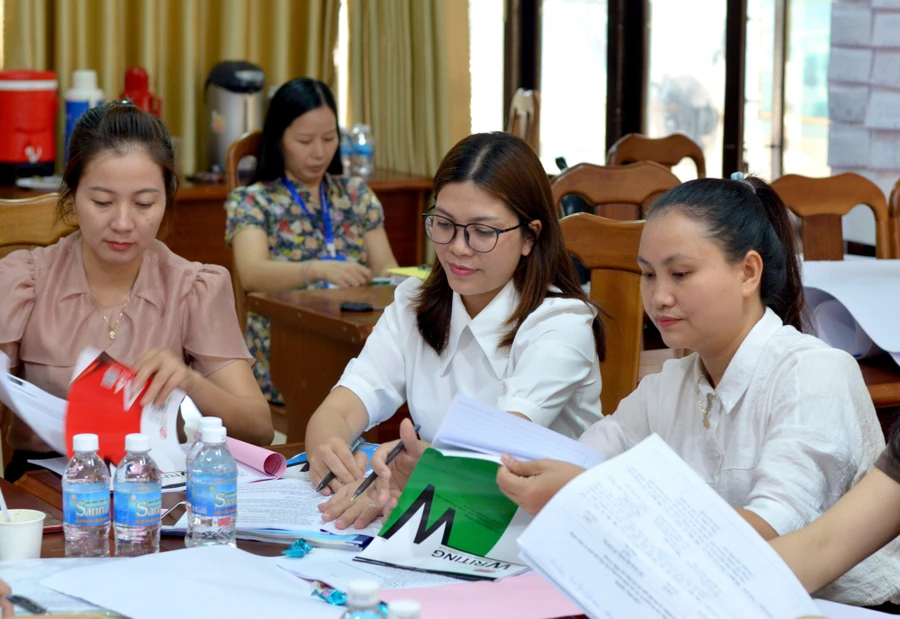 Các học viên tham gia Khóa Tập huấn, bồi dưỡng giáo viên và cán bộ quản lý cốt cán mầm non.