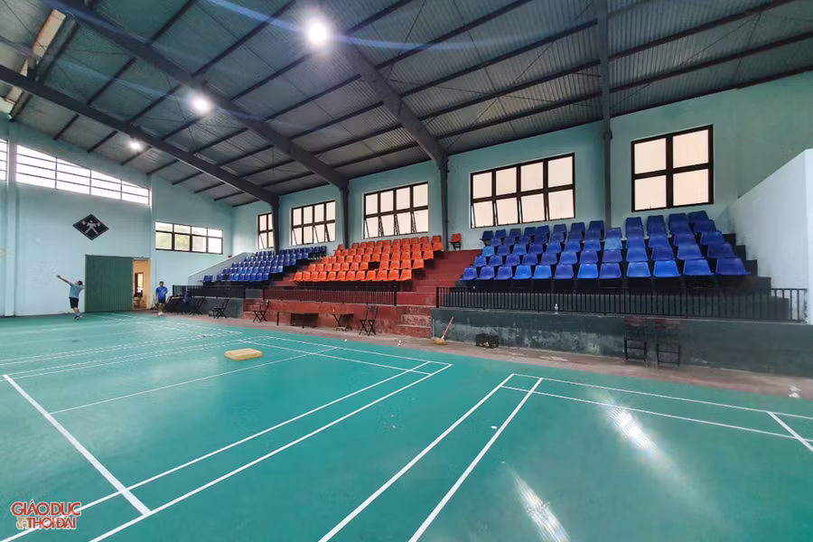 Bên trong Nhà thi đấu Liên đoàn Lao động tỉnh Quảng Trị, nơi sẽ diễn ra lễ khai mạc.