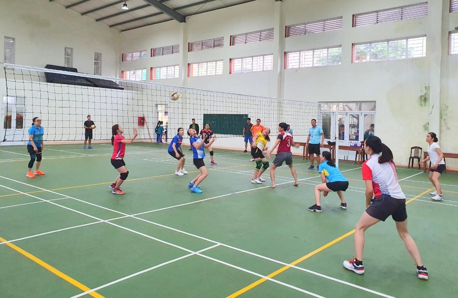 Công tác tập luyện trước giải thi đấu diễn ra hết sức khẩn trương. Cùng với sự chuẩn bị chu đáo, kỹ lưỡng, sự phối hợp chặt chẽ giữa Văn phòng Báo GD&amp;TĐ KV Bắc Trung bộ và Sở GD&amp;ĐT Quảng Trị, kỳ vọng giải bóng chuyền sẽ diễn ra thành công.