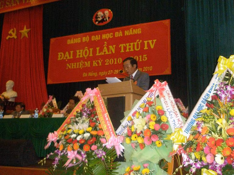 Đoàn kết-Đổi mới-Phát triển xứng tầm ĐH trọng điểm KV miền Trung-Tây Nguyên