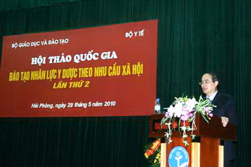 Bộ Y tế và Bộ GD&ĐT cần nhanh chóng thực hiện 7 giải pháp nhằm khắc phục sự thiếu hụt nghiêm trọng nguồn nhân lực Y - Dược