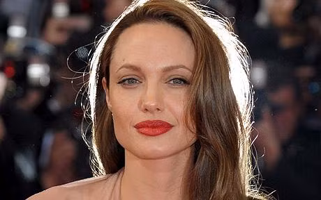 Gặp phụ nữ đẹp có thể có hại cho sức khỏe