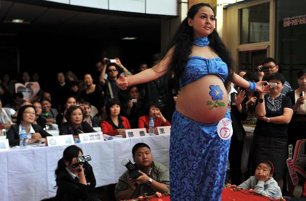 Thi thời trang bà bầu mừng Ngày của Mẹ ảnh 1