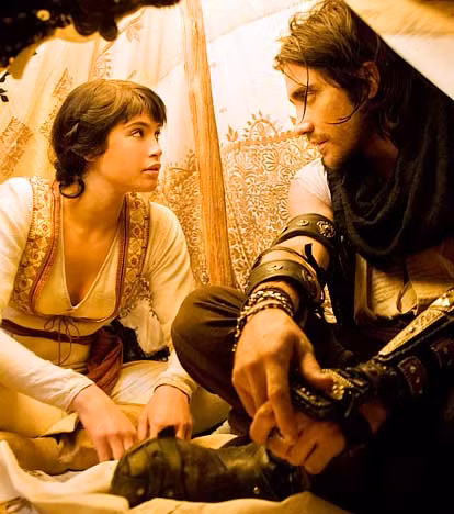 Jake Gyllenhaal và Gemma Arterton trong 