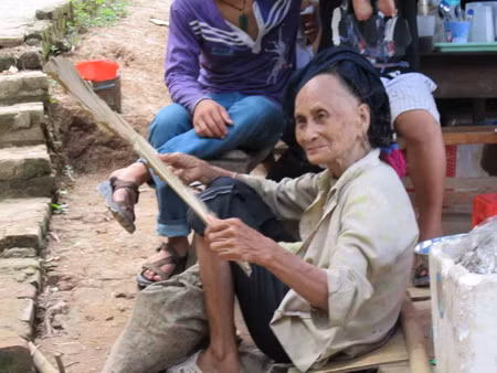 Lòng hồ sông Đà khô "khát" ảnh 4