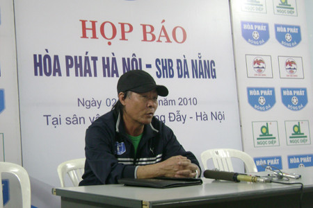 HLV Nguyễn Thành Vinh cho rằng HP Hà Nội thua không phải là do phong độ đi xuống DSC02636.jpg