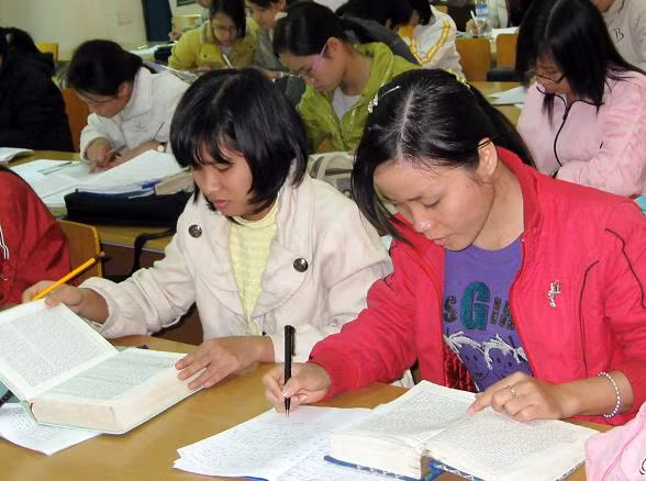 Trên giảng đường