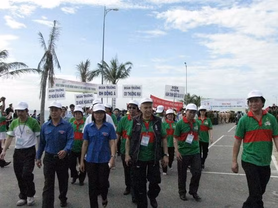 Đà Nẵng:Đi bộ vì sức khỏe và môi trường ảnh 3
