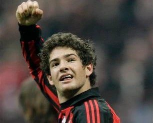 Adriano Galliani: Chelsea không thể mua được Alexandre Pato