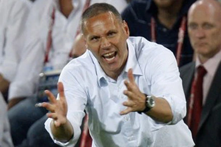 HLV Van Basten từ chối dẫn dắt AC Milan