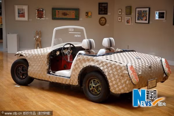 Ô tô được dệt từ đồ tái chế