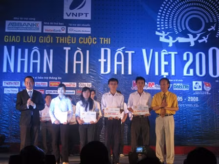 Trao giải cuộc thi Nhân tài đất Việt lần 4