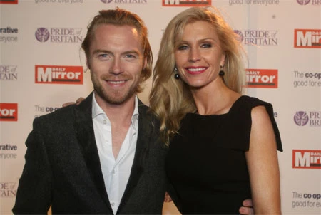 Ronan Keating tuyên bố chia tay với vợ