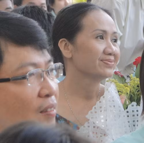 Phụ huynh mỉm cười hạnh phúc khi nghe đứa con yêu thương của mình chia sẻ những tình cảm thầm kín nhất dành cho đấng sinh thành. 