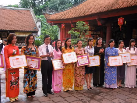 Những GV quận Đống Đa được khen thưởng