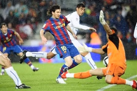 HLV Pep Guardiola giải tỏa áp lực cho các học trò (clip)