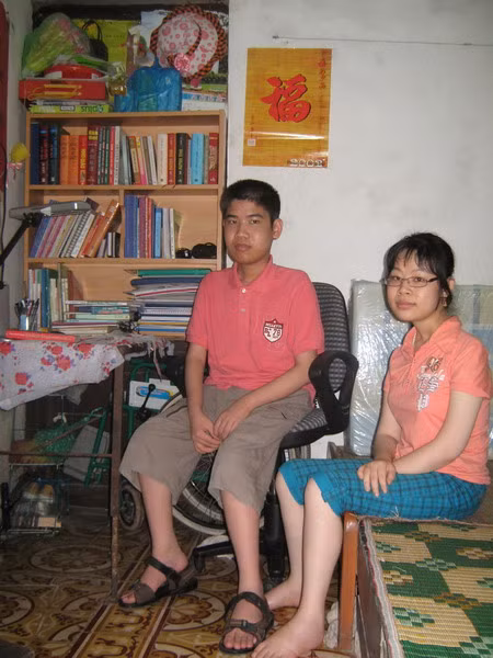 2 chị em Vân và Nam