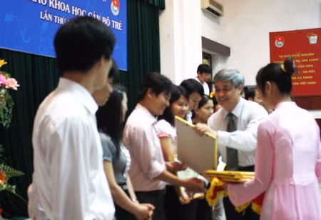 Hoạt động NCKH của cán bộ trẻ được quan tâm đặc biệt
