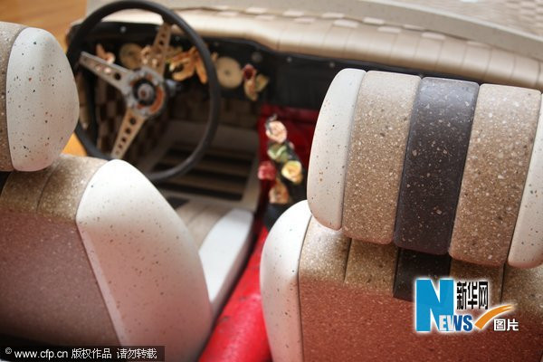 Ô tô được dệt từ đồ tái chế ảnh 5