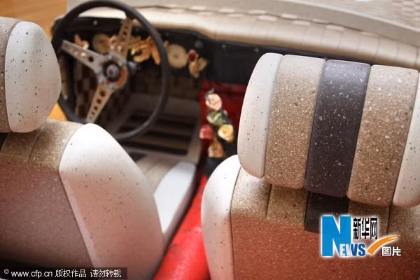 Ô tô được dệt từ đồ tái chế ảnh 5