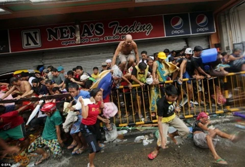 Cướp bóc sau &quot;ngày tận thế&quot; ở Philippines