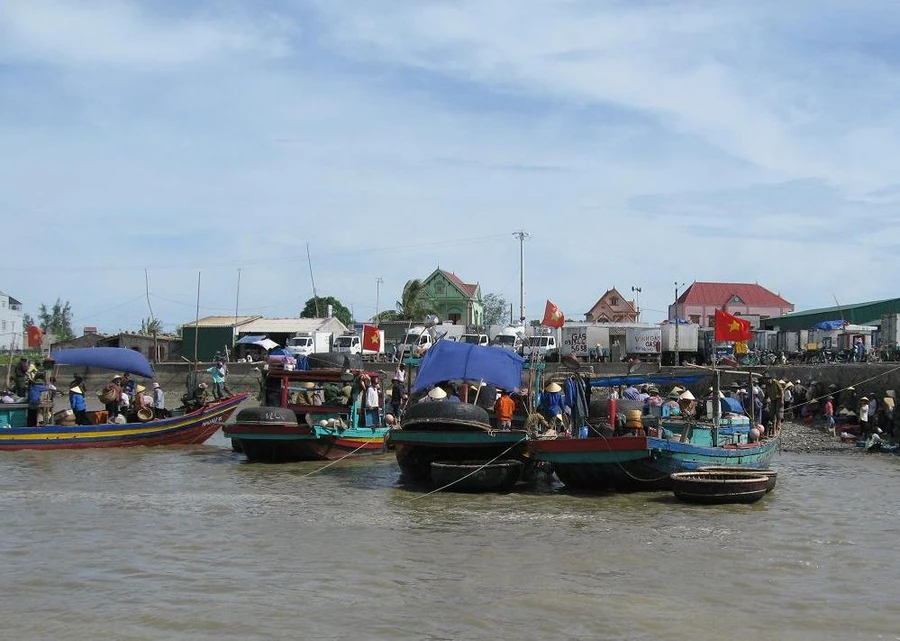 Nghệ An: Phòng chống bão HaiYan, sẵn sàng di dời dân khu vực hồ thân đập yếu