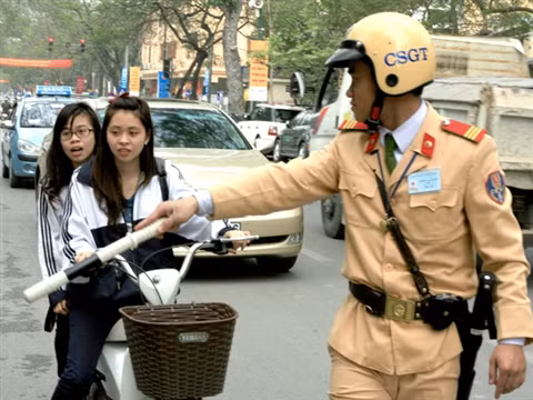 TP HCM: Hạ hạnh kiểm học sinh vi phạm ATGT