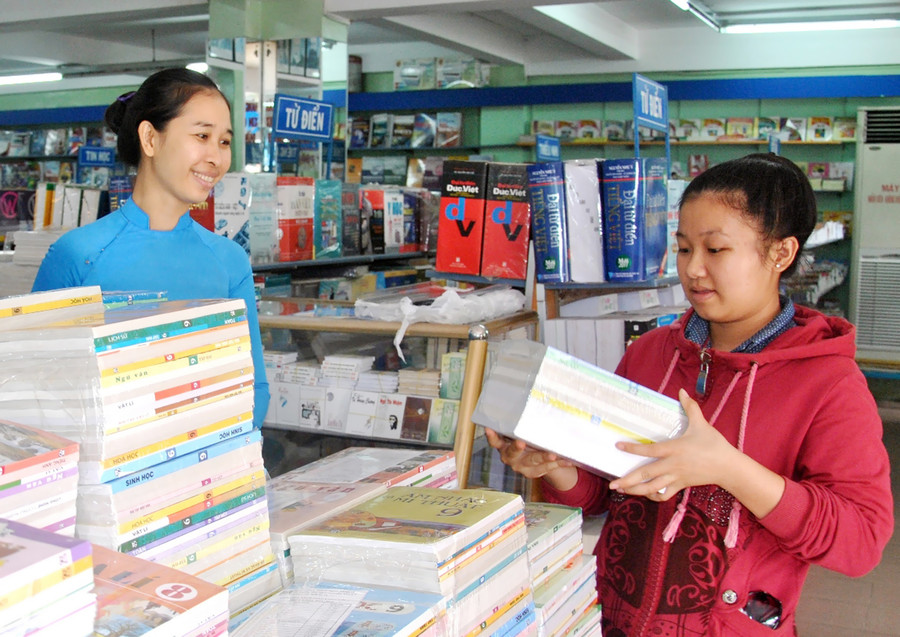 Các nhà sách vẫn đứng ngoài cuộc trong kiểm soát các ấn phẩm STK kém chất lượng