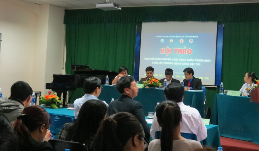 Trao đổi kinh nghiệm hoạt động Đoàn thanh niên giữa các trường năng khiếu