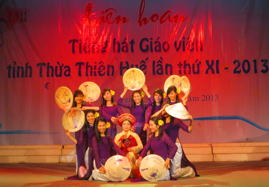 Liên hoan tiếng hát giáo viên tỉnh Thừa Thiên - Huế năm 2013