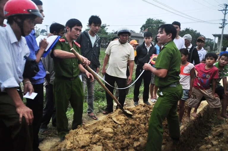 Đơn vị thi công phá mồ mả của dân chấp nhận xin lỗi và bồi thường