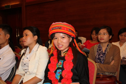 Nhiều sinh viên người dân tộc thiểu số nhận học bổng KOVA Nhiều sinh viên người dân tộc thiểu số nhận học bổng KOVA