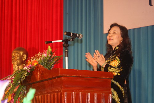 Thứ trưởng Nguyễn Thị Nghĩa biểu dương những thành tích đạt được của nhà trường trong 10 năm qua Thứ trưởng Nguyễn Thị Nghĩa phát biểu