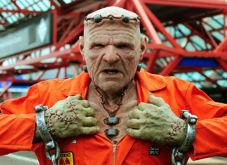 Một người đóng nhân vật truyện tranh tại Birmingham (Anh) Một người đóng nhân vật truyện tranh tại Birmingham (Anh)