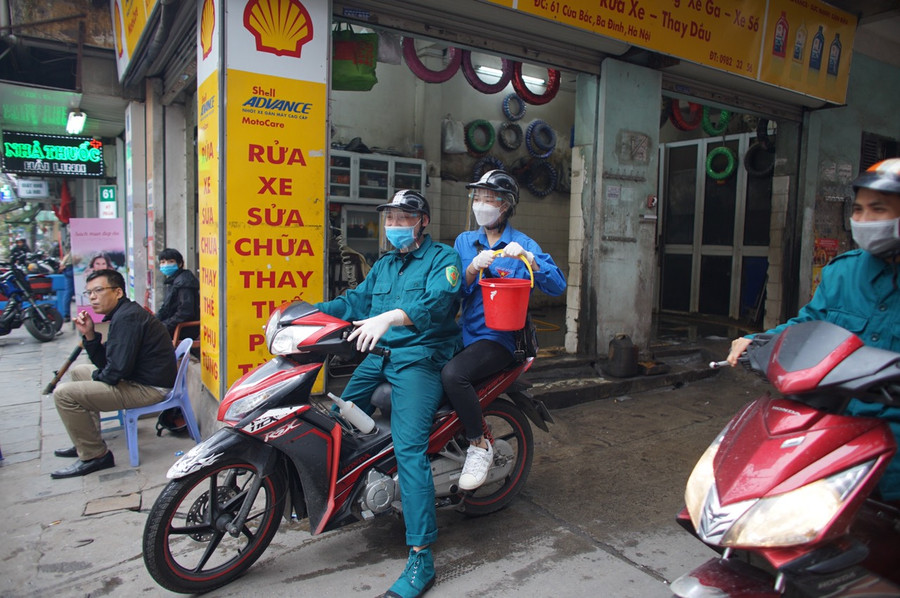 Ngày ông Công ông Táo đặc biệt của gia đình có F0 điều trị tại nhà ảnh 15