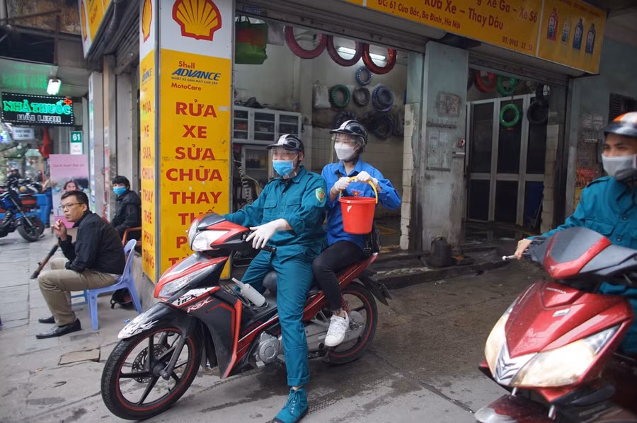 Ngày ông Công ông Táo đặc biệt của gia đình có F0 điều trị tại nhà ảnh 15