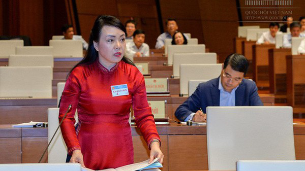 Bộ trưởng Nguyễn Thị Kim Tiến: Kết dư bảo hiểm nhiều chứng tỏ người dân chưa tiếp cận được dịch vụ khám chữa bệnh tốt nhất. Bộ trưởng Nguyễn Thị Kim Tiến: Kết dư bảo hiểm nhiều chứng tỏ người dân chưa tiếp cận được dịch vụ khám chữa bệnh tốt nhất.