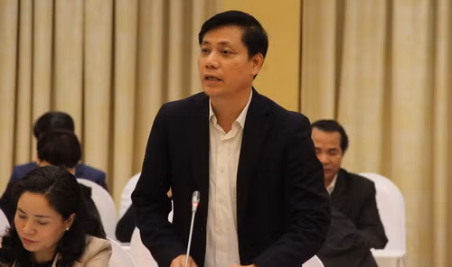 Thứ trưởng Bộ Giao thông vận tải Nguyễn Ngọc Đông phát biểu tại phiên họp Chính phủ ngày 1/3