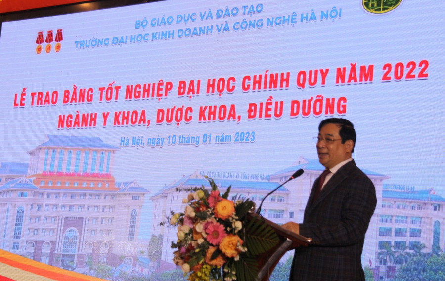 Trường ĐH Kinh doanh và Công nghệ Hà Nội trao bằng tốt nghiệp sinh viên y khoa ảnh 1 Trường ĐH Kinh doanh và Công nghệ Hà Nội trao bằng tốt nghiệp sinh viên y khoa ảnh 1